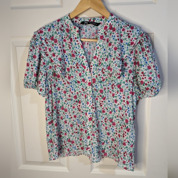 Zara Tops - Zara white and pink floral button front blouse size small